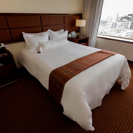 Casa Andina Premium Miraflores Лима Экстерьер фото A bed