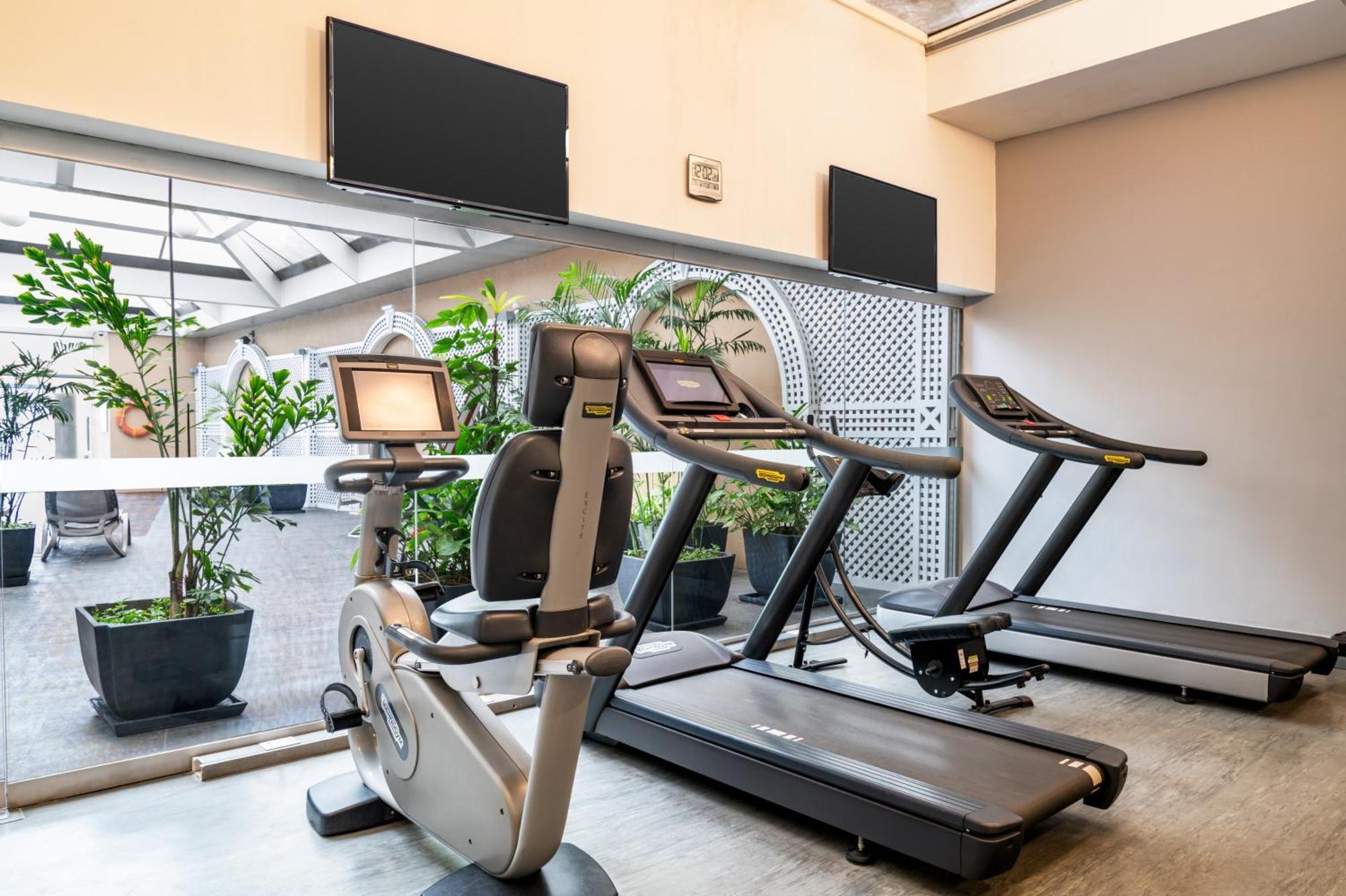 Casa Andina Premium Miraflores Лима Экстерьер фото A treadmill