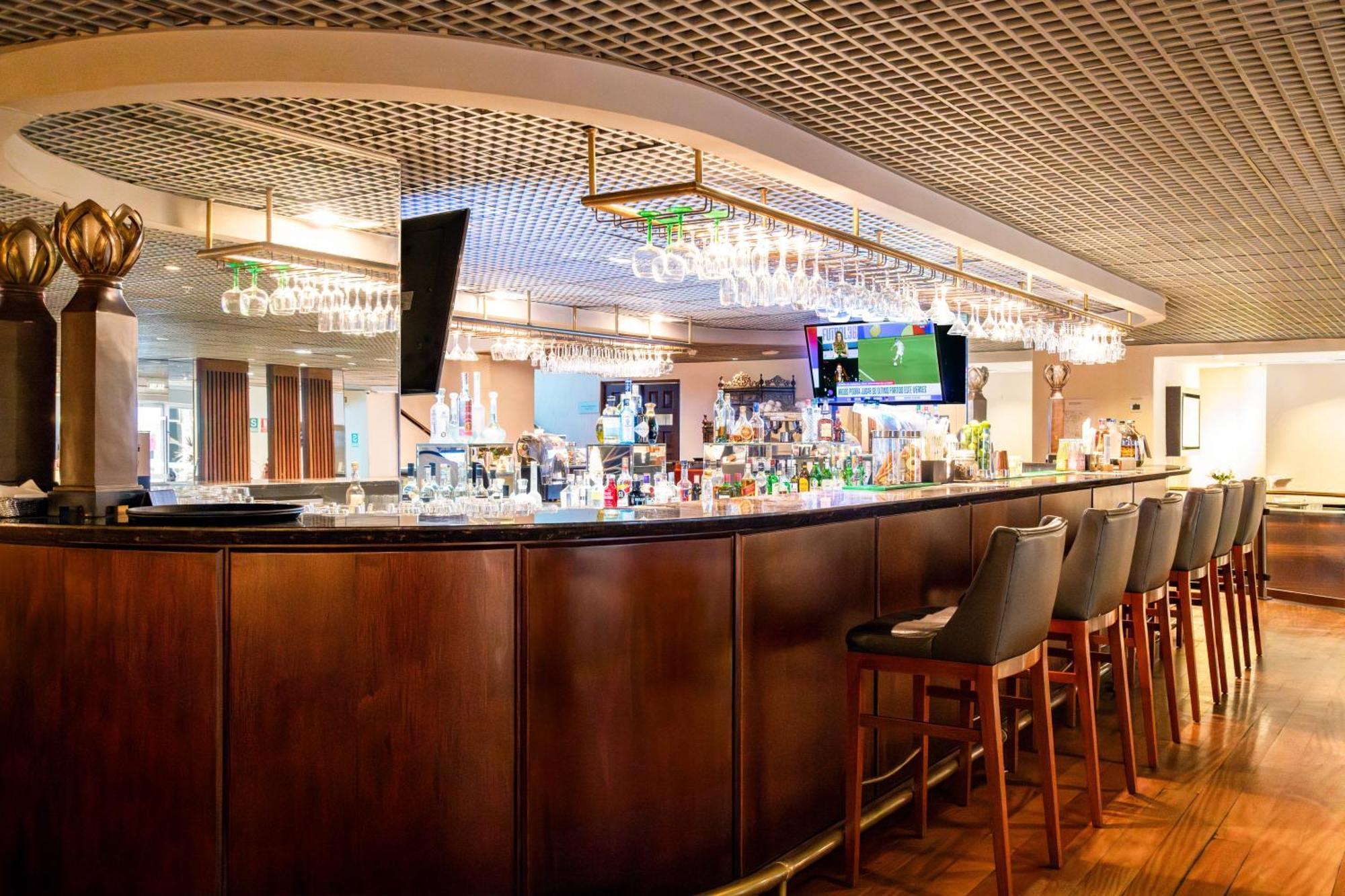 Casa Andina Premium Miraflores Лима Экстерьер фото The bar at the 1905 Restaurant