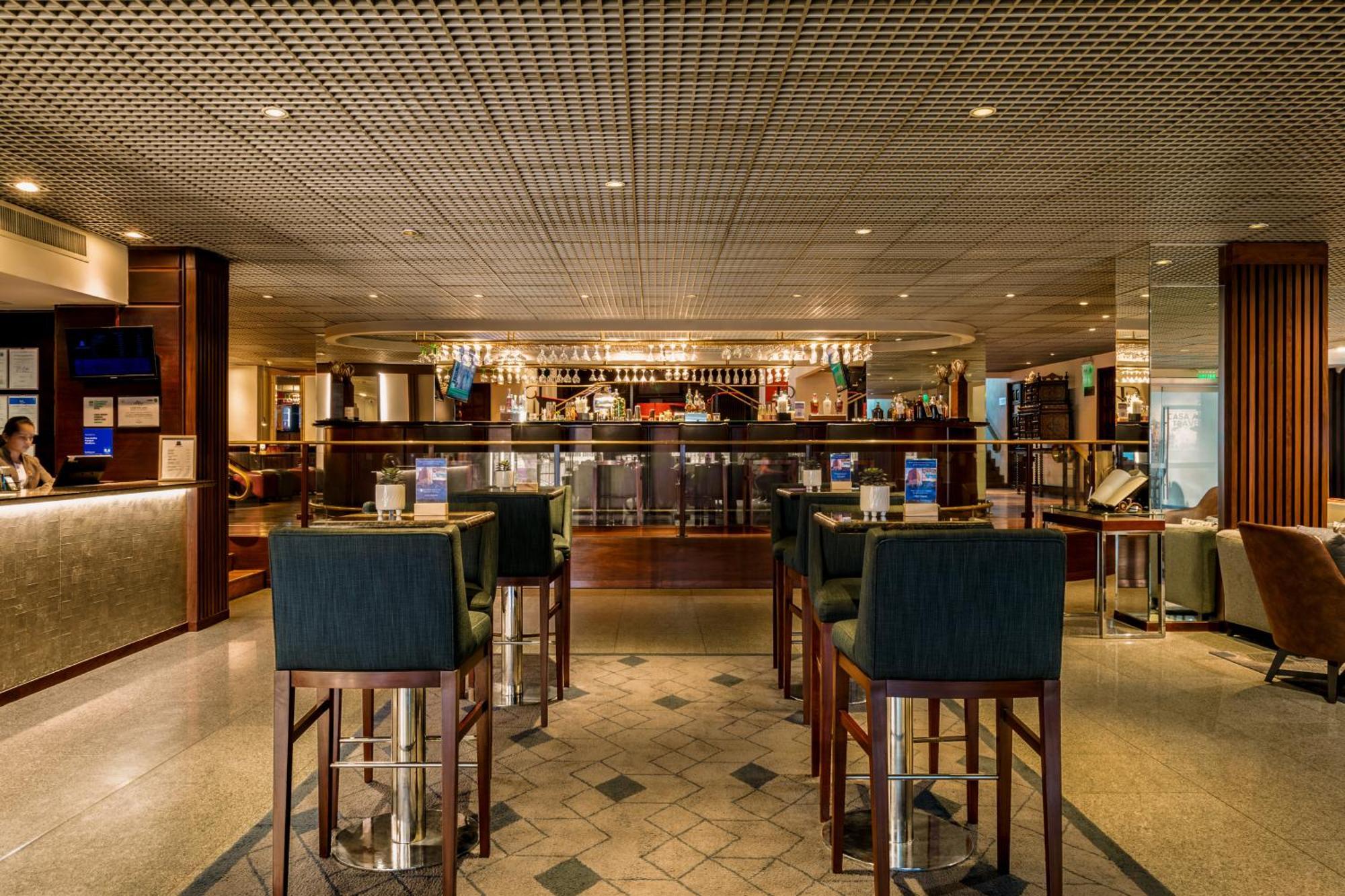 Casa Andina Premium Miraflores Лима Экстерьер фото The bar at the lounge