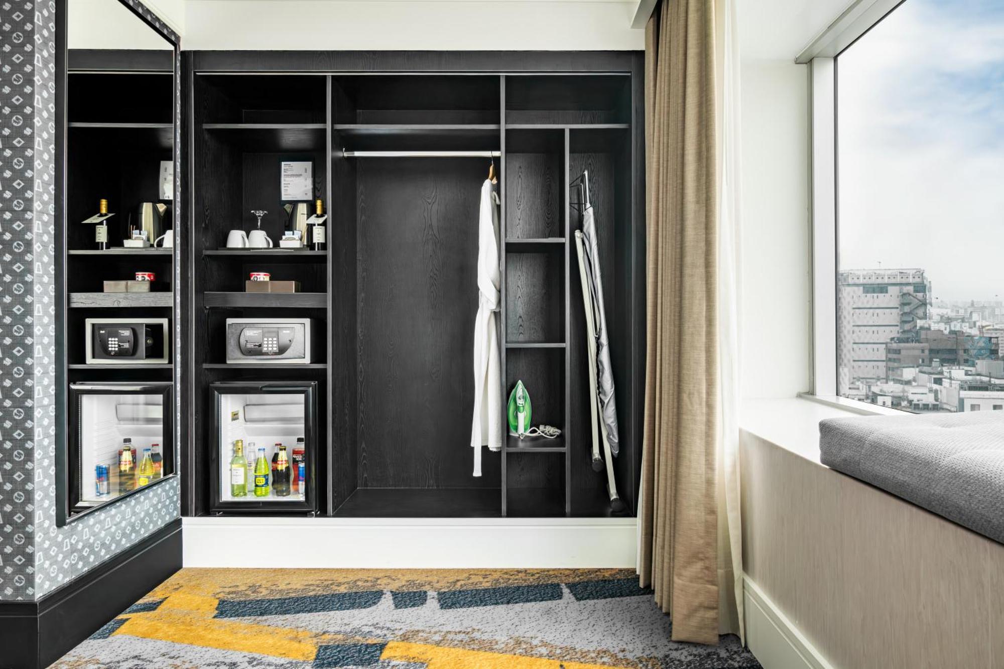 Casa Andina Premium Miraflores Лима Экстерьер фото A walk-in closet