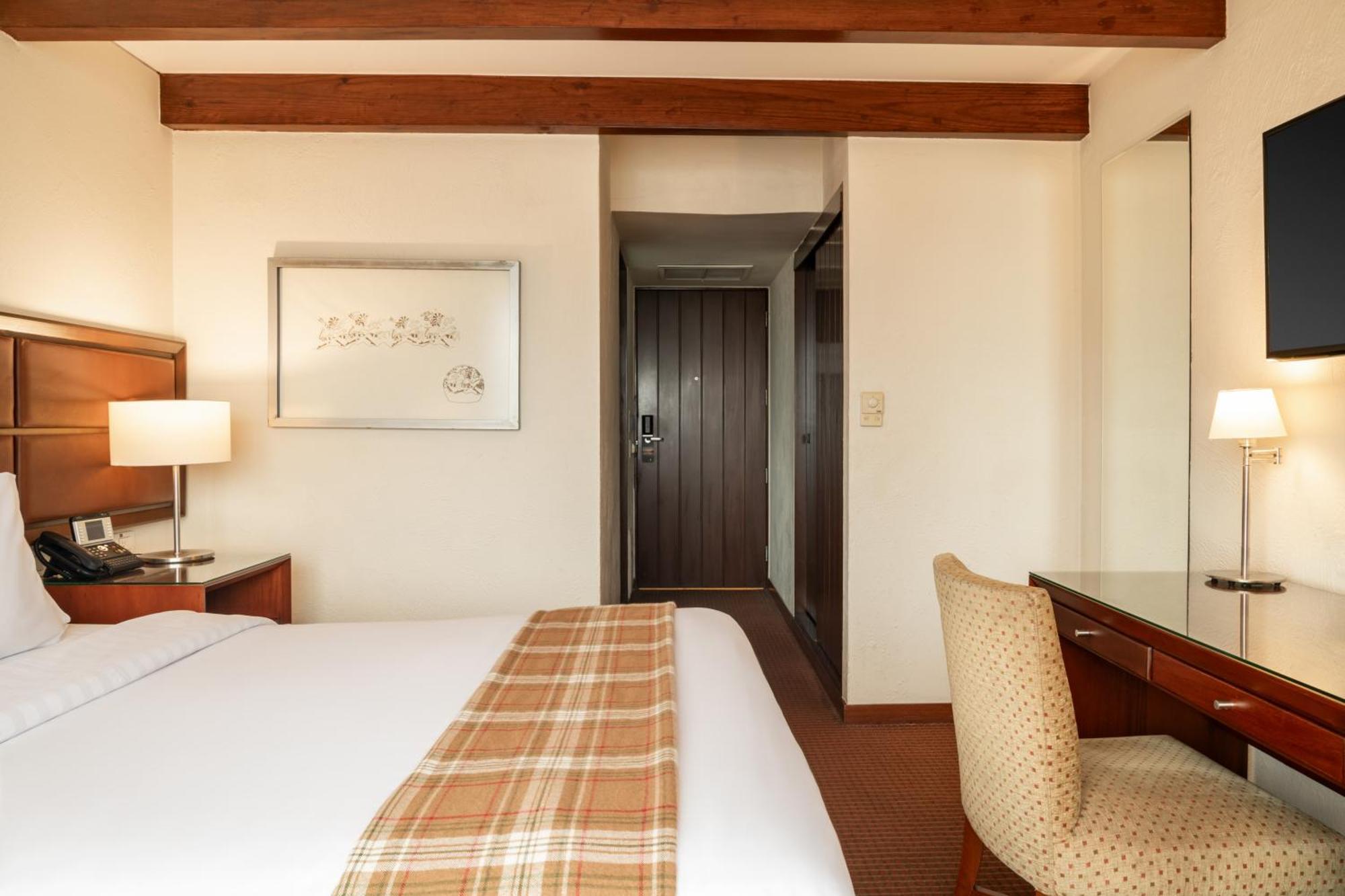 Casa Andina Premium Miraflores Лима Экстерьер фото A room at the hotel